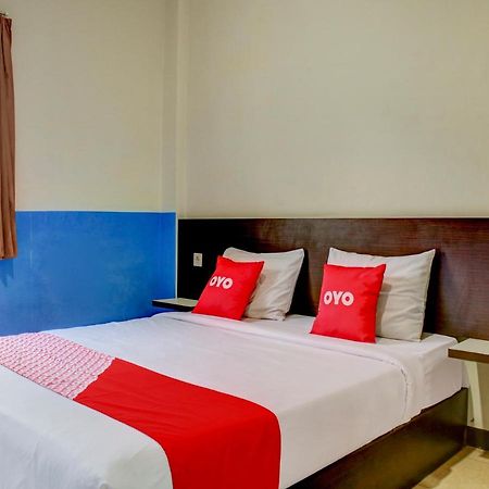 Oyo 90162 Remboelan Guest House Sungai Lutus 外观 照片