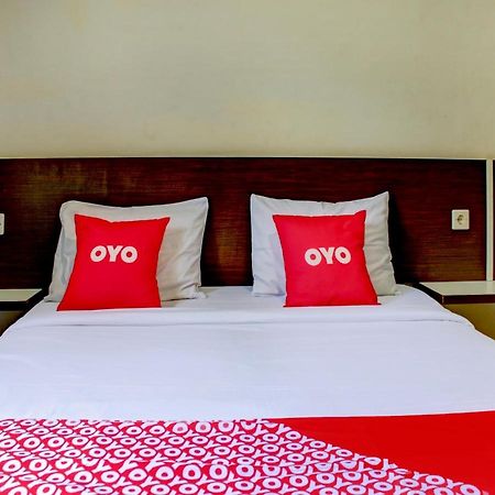 Oyo 90162 Remboelan Guest House Sungai Lutus 外观 照片