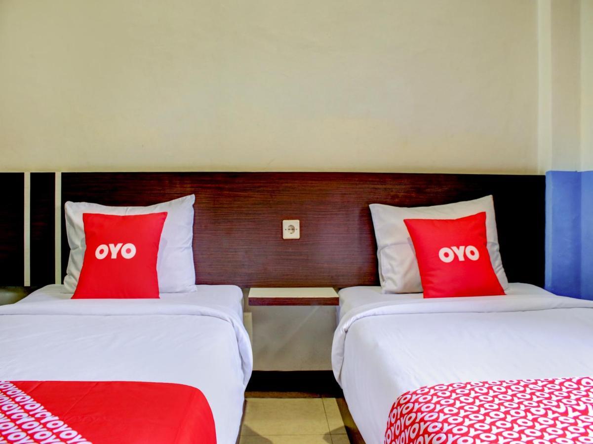 Oyo 90162 Remboelan Guest House Sungai Lutus 外观 照片